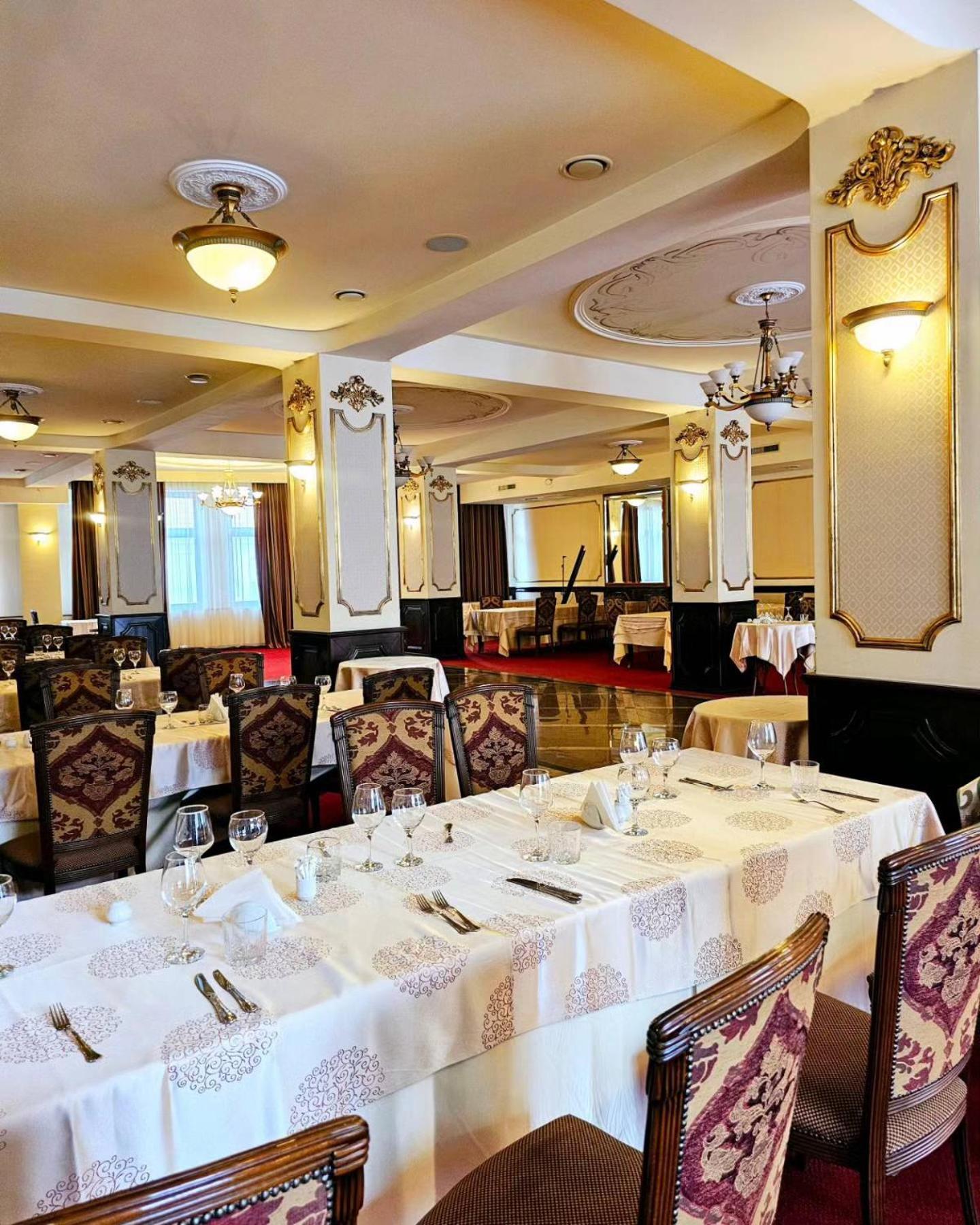 The Elite - Oradea'S Legendary Hotel المظهر الخارجي الصورة